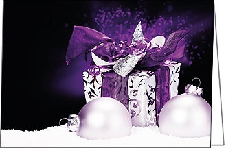 Weihnachtskarten mit Geschenk in violett, A5 quer